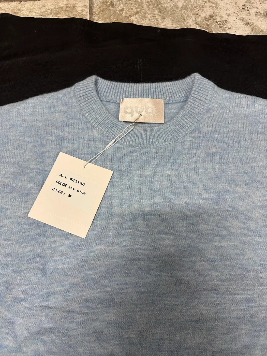 Maglia azzurra girocollo, foto 3 di 6