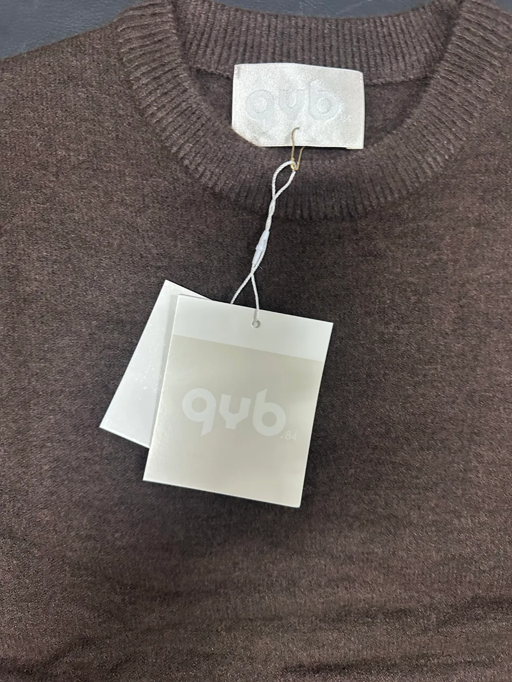 Maglia marrone girocollo, foto 2 di 4