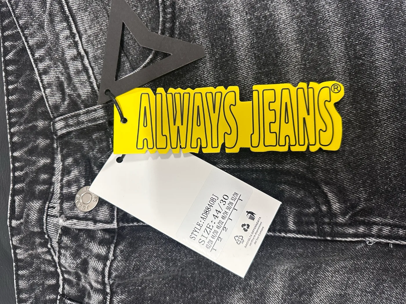 Jeans grigio scuro slavato, foto 4 di 9