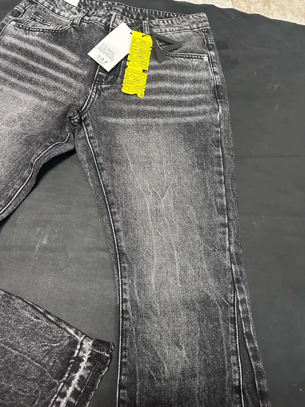 Jeans grigio scuro slavato, foto 5 di 9