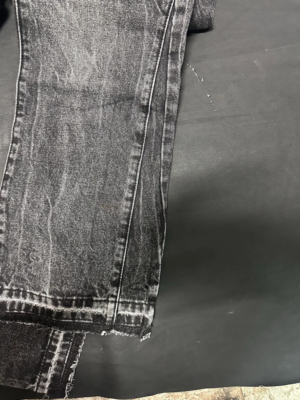 Jeans grigio scuro slavato, foto 6 di 9