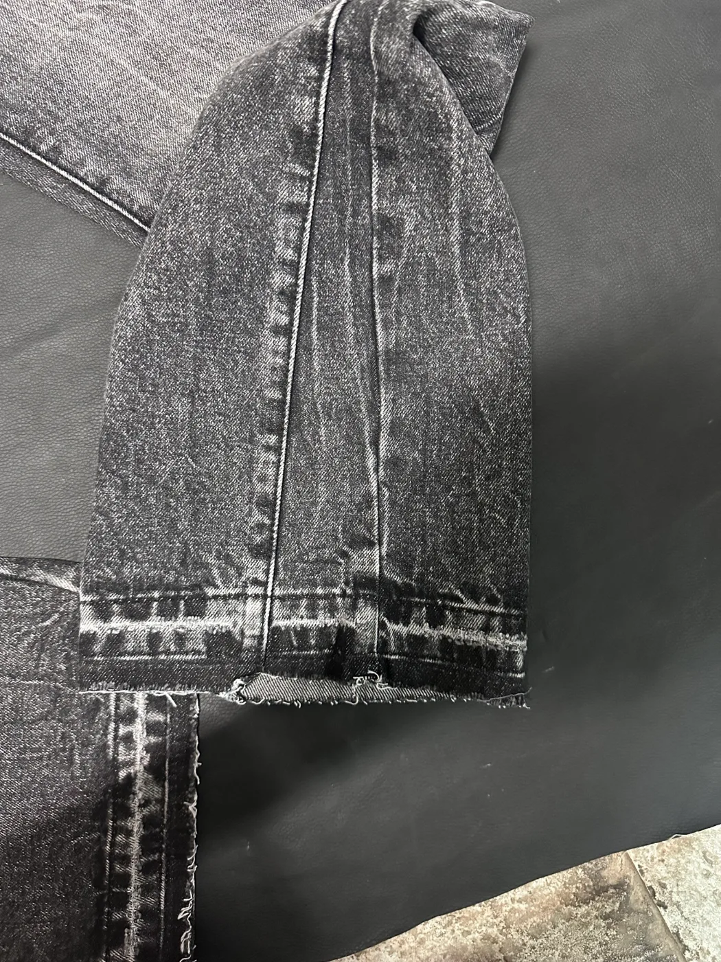 Jeans grigio scuro slavato, foto 7 di 9