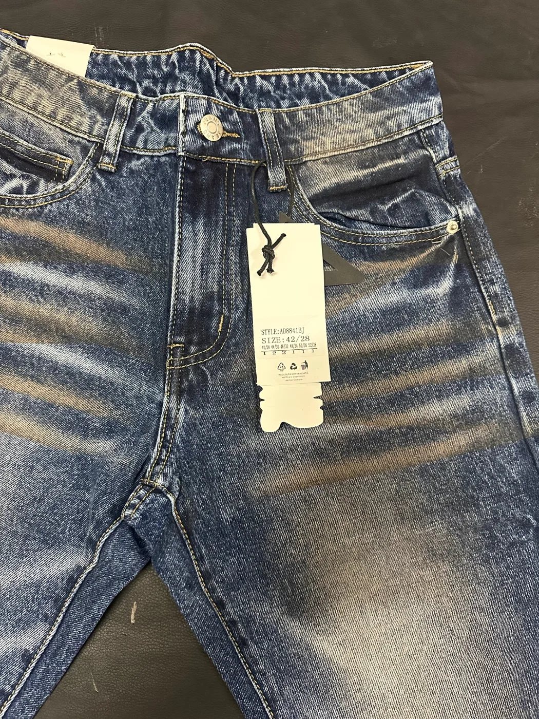 Jeans blu sfumato, foto 3 di 7