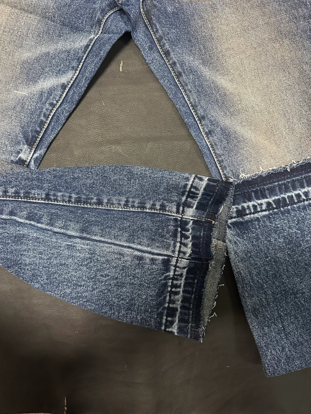 Jeans blu sfumato, foto 5 di 7