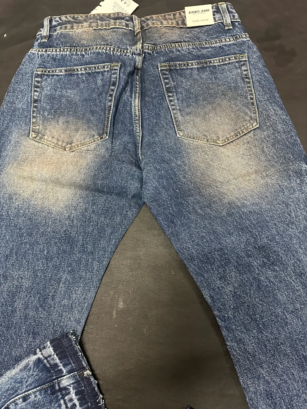 Jeans blu sfumato, foto 7 di 7