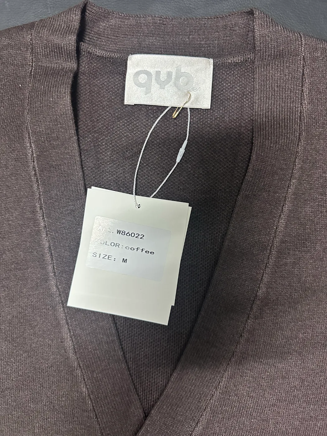 Cardigan marrone con bottoni, foto 5 di 6