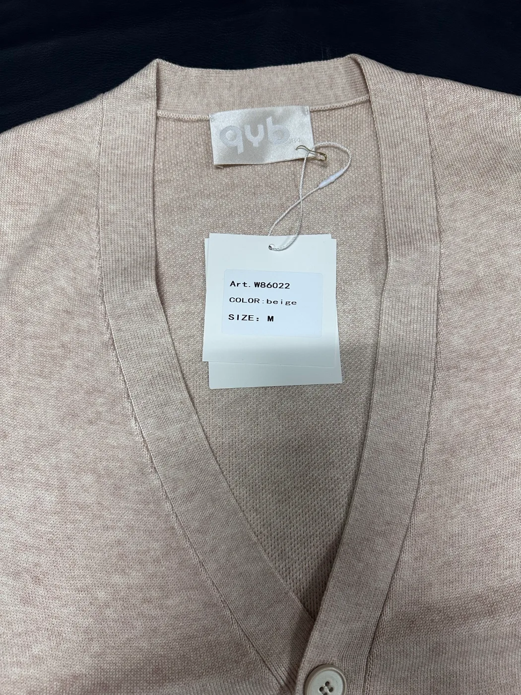 Cardigan beige con bottoni, foto 3 di 4